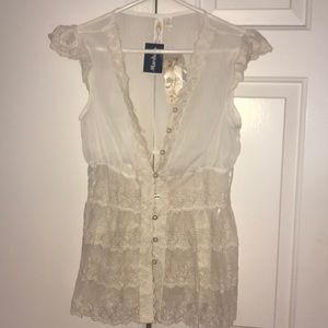 Lace cream colored button down blouse. Size S. NWT